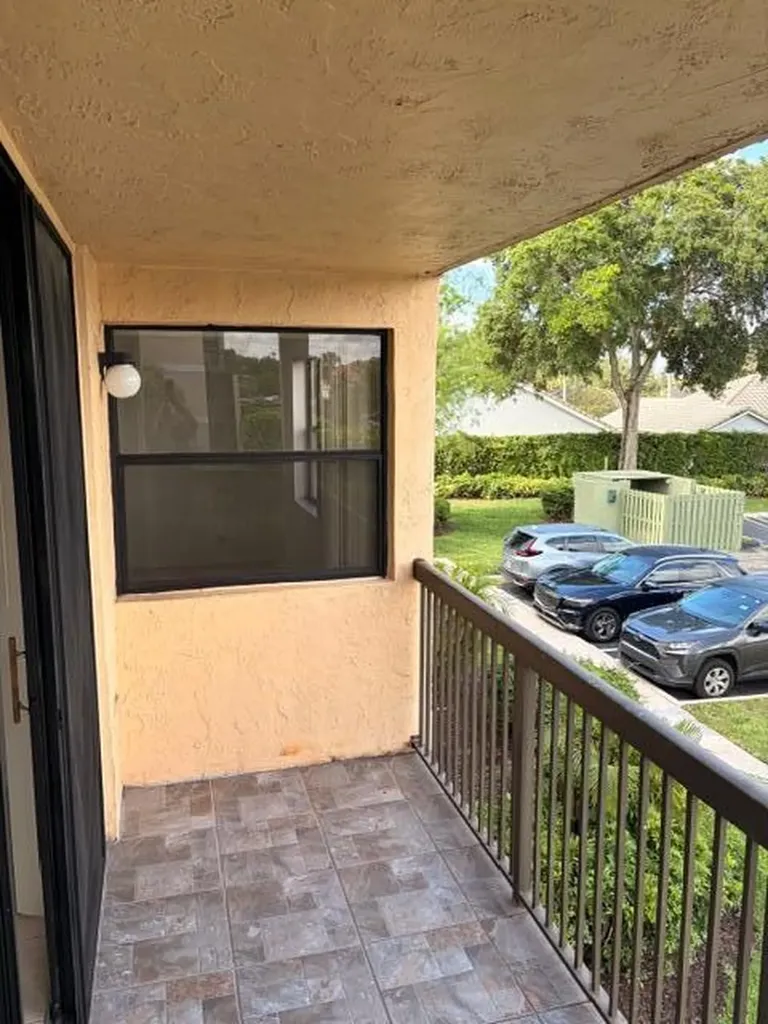 5661 Riverside Drive Coral Springs FL 33067
