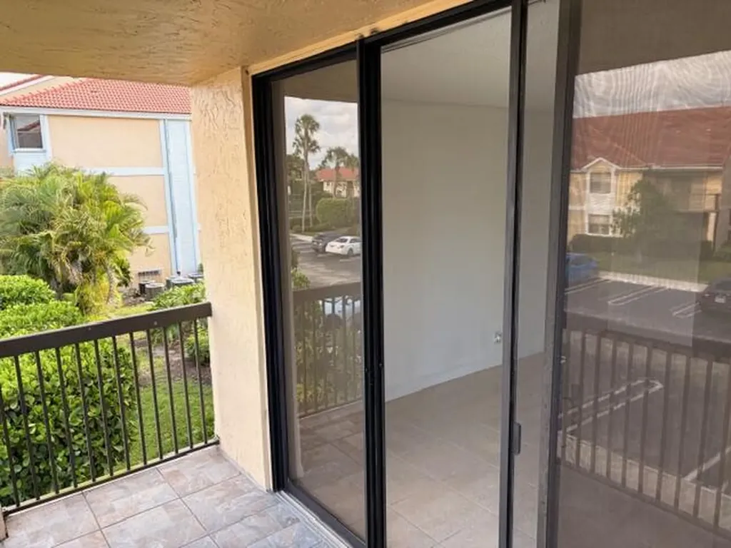 5661 Riverside Drive Coral Springs FL 33067
