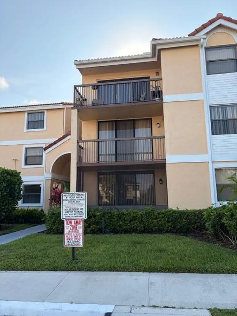 5661 Riverside Drive Coral Springs FL 33067