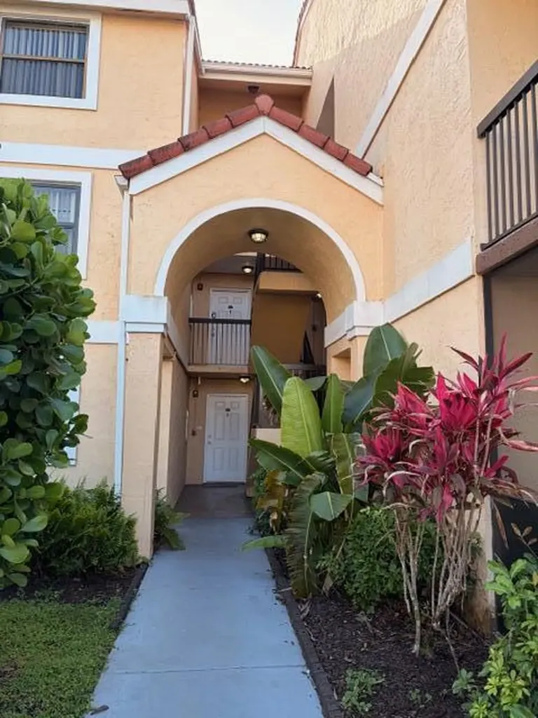 5661 Riverside Drive Coral Springs FL 33067