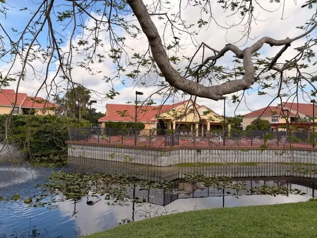 5661 Riverside Drive Coral Springs FL 33067