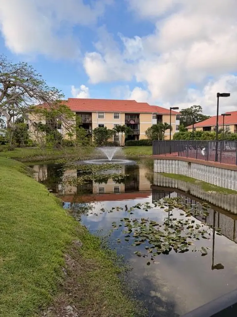 5661 Riverside Drive Coral Springs FL 33067