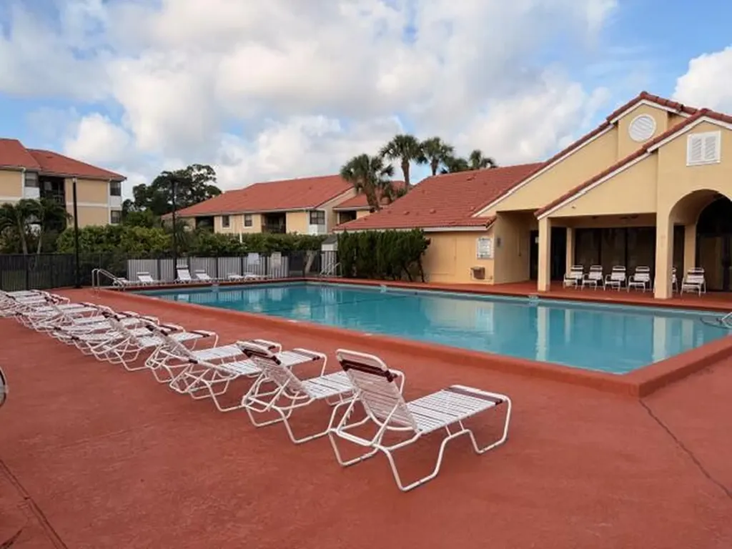 5661 Riverside Drive Coral Springs FL 33067