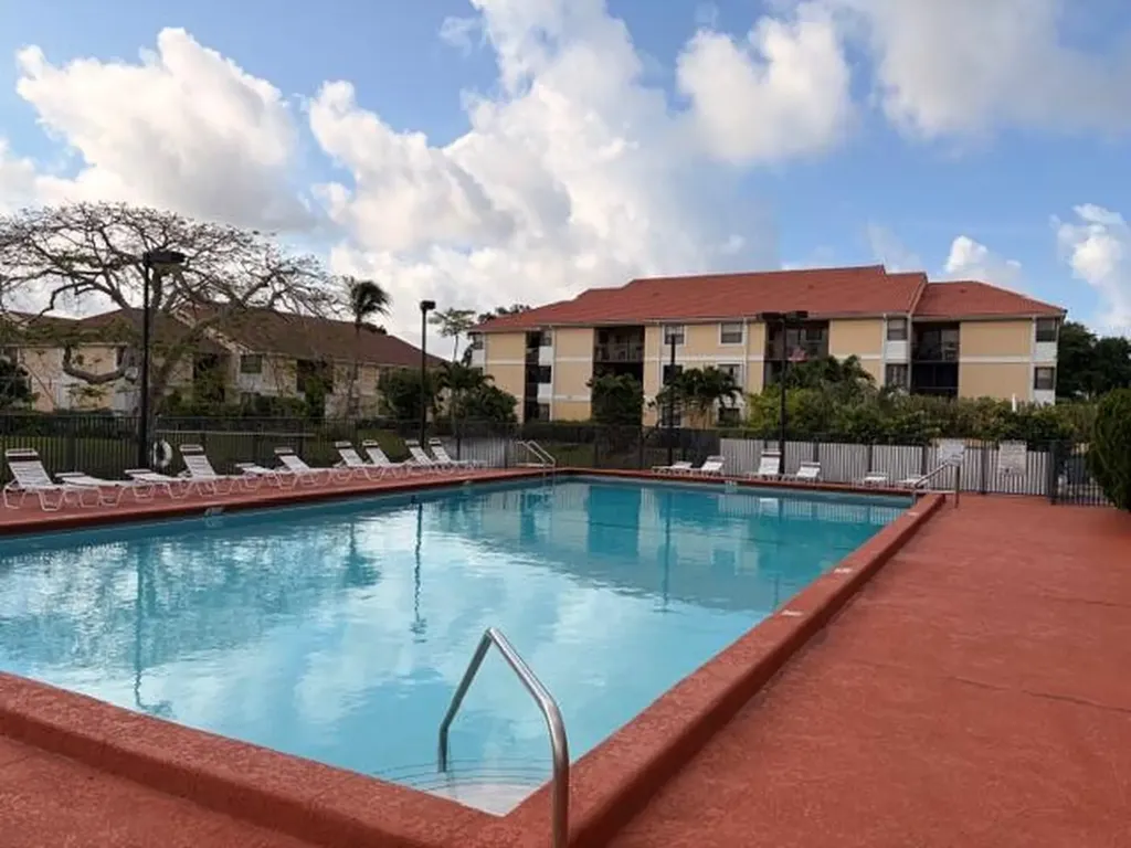 5661 Riverside Drive Coral Springs FL 33067