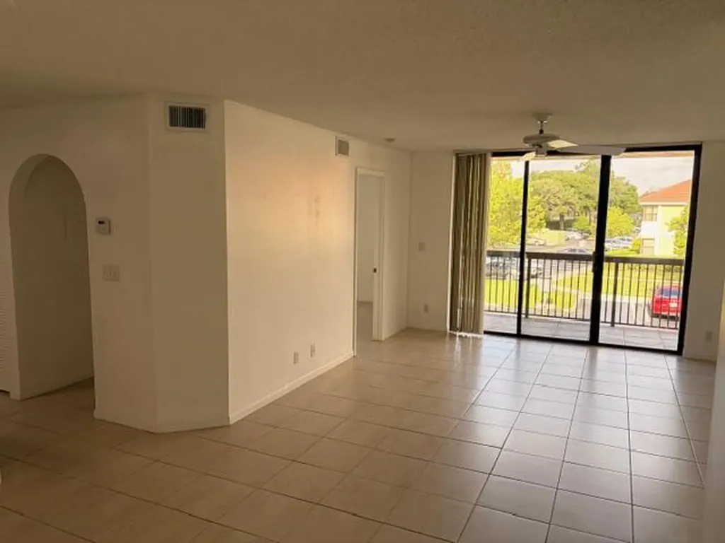 5661 Riverside Drive Coral Springs FL 33067