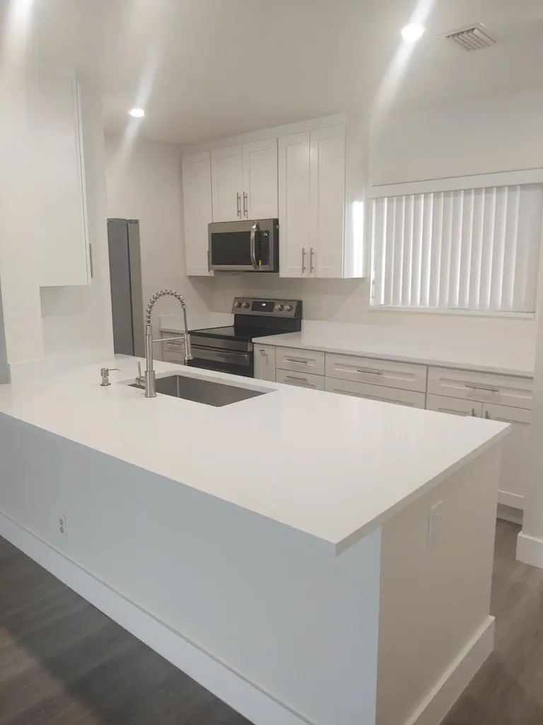 140 NW 70th Boca Raton FL 33487