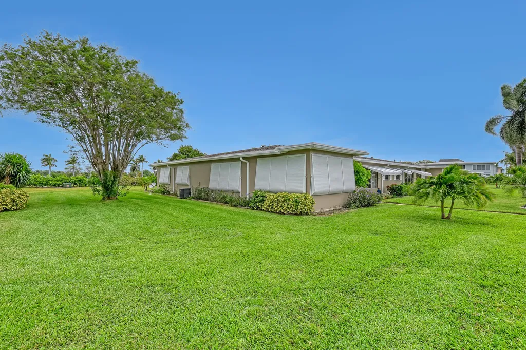 245 Main Boulevard Boynton Beach FL 33435