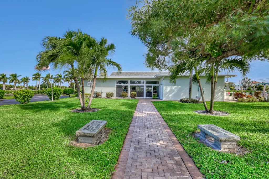 245 Main Boulevard Boynton Beach FL 33435