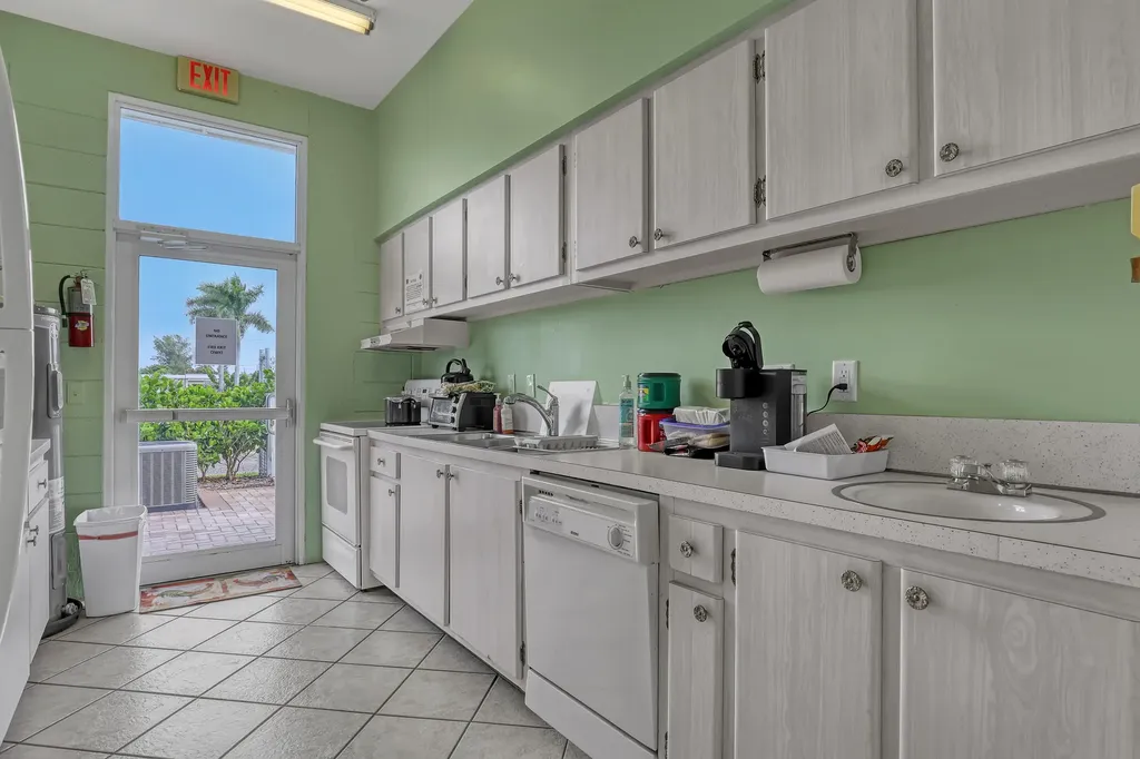 245 Main Boulevard Boynton Beach FL 33435