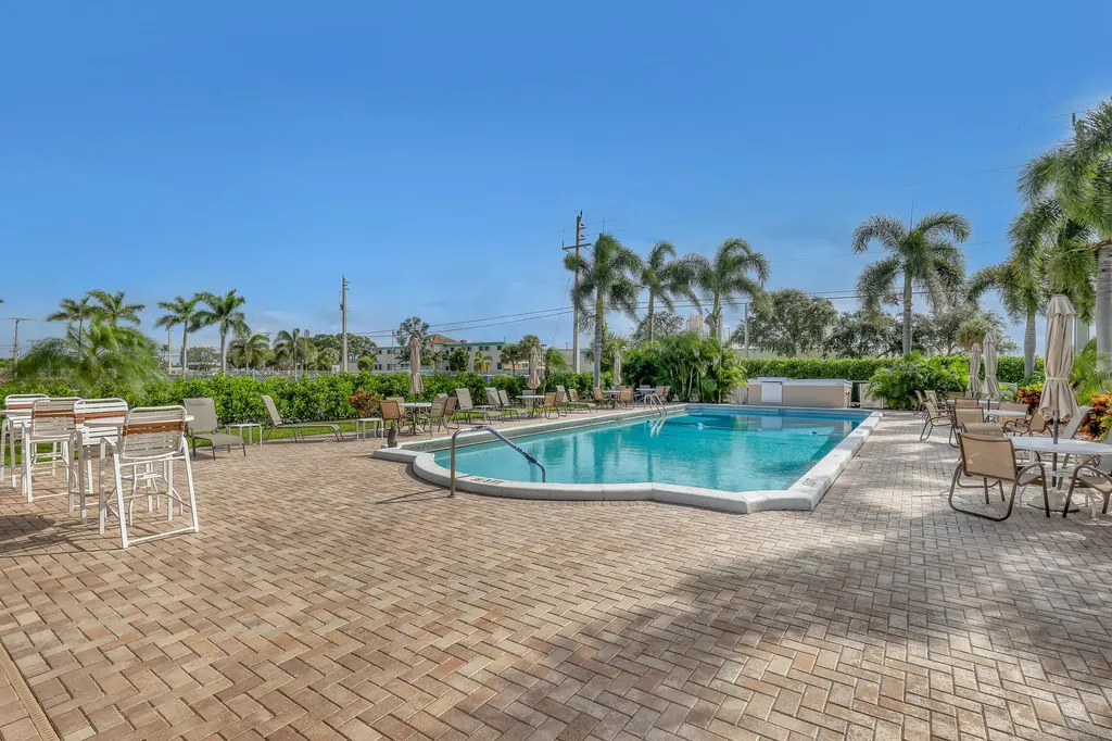 245 Main Boulevard Boynton Beach FL 33435