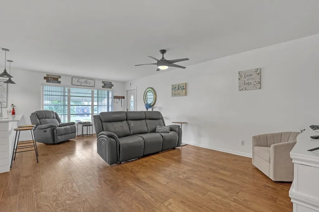 245 Main Boulevard Boynton Beach FL 33435
