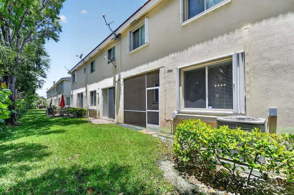2806 S Evergreen Circle Boynton Beach FL 33426