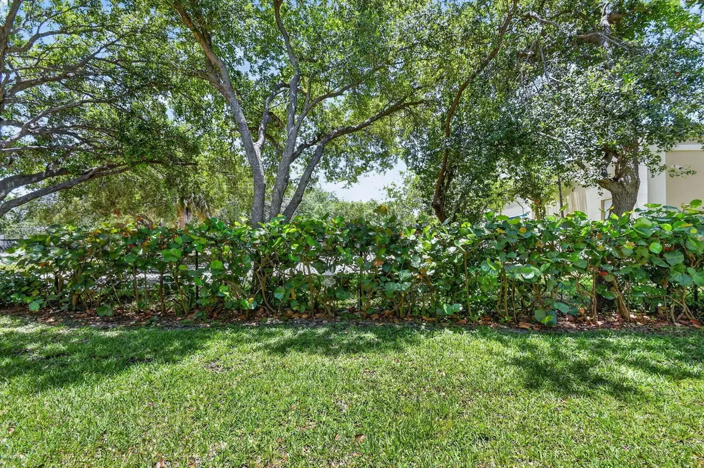 2806 S Evergreen Circle Boynton Beach FL 33426