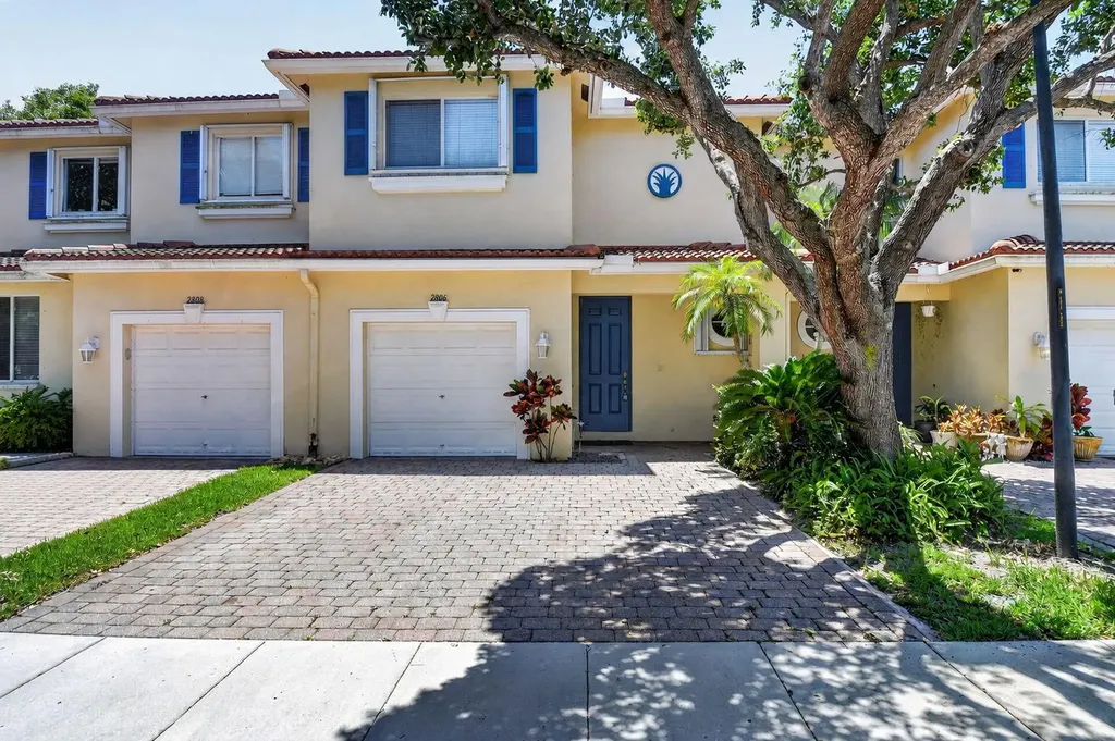 2806 S Evergreen Circle Boynton Beach FL 33426