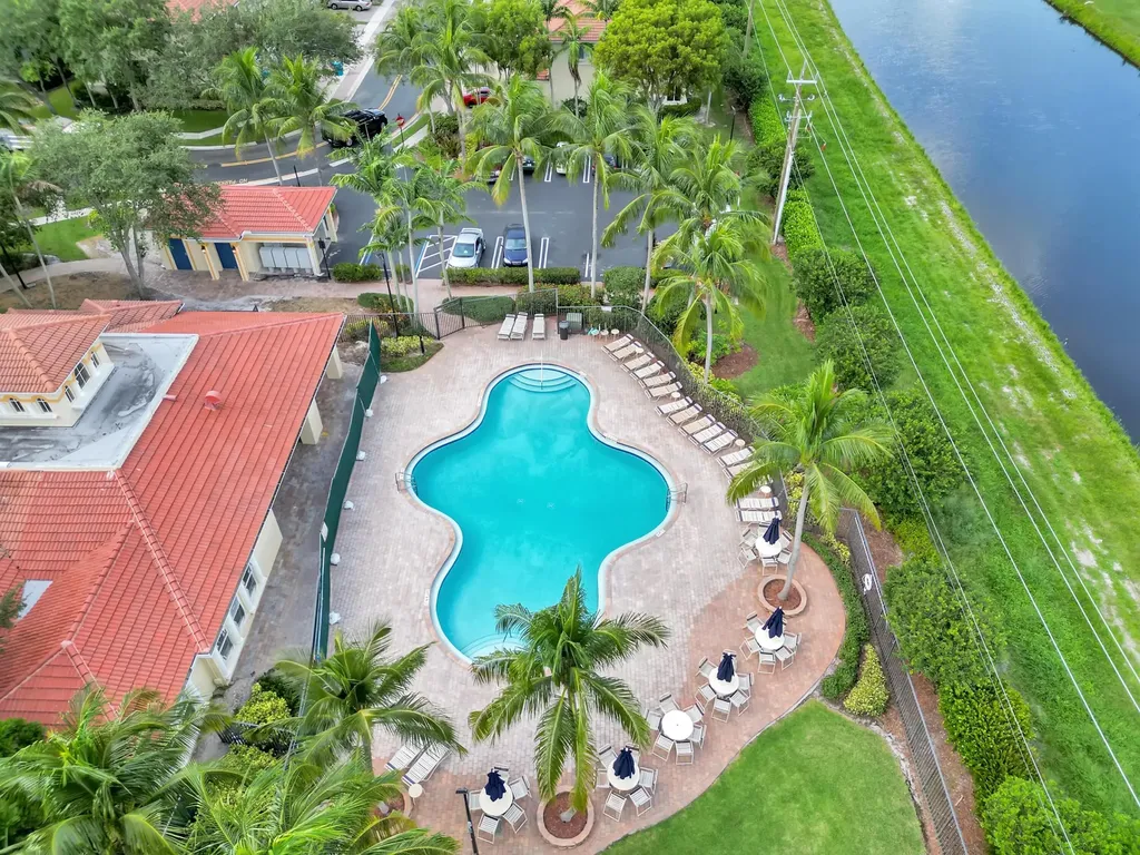 2806 S Evergreen Circle Boynton Beach FL 33426