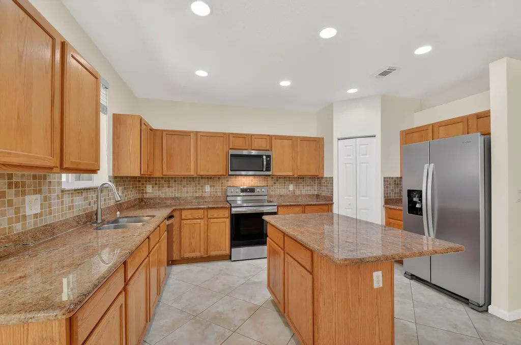 2806 S Evergreen Circle Boynton Beach FL 33426