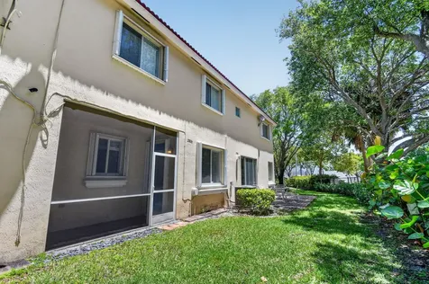 2806 S Evergreen Circle Boynton Beach FL 33426