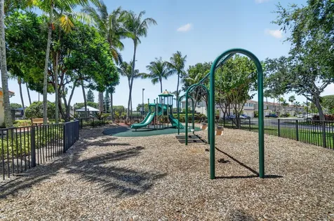 2806 S Evergreen Circle Boynton Beach FL 33426