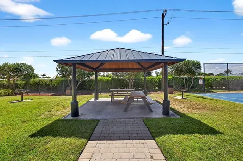 2806 S Evergreen Circle Boynton Beach FL 33426