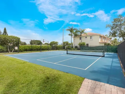 2806 S Evergreen Circle Boynton Beach FL 33426