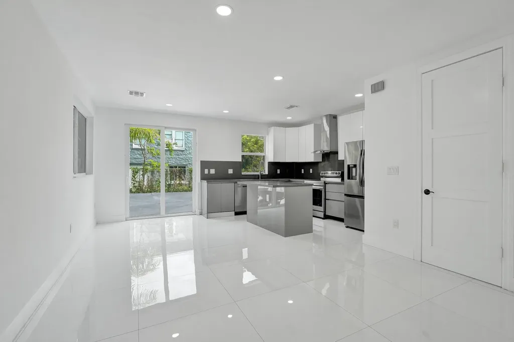 1215 W Las Olas Boulevard Fort Lauderdale FL 33312