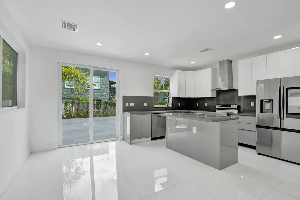 1215 W Las Olas Boulevard Fort Lauderdale FL 33312