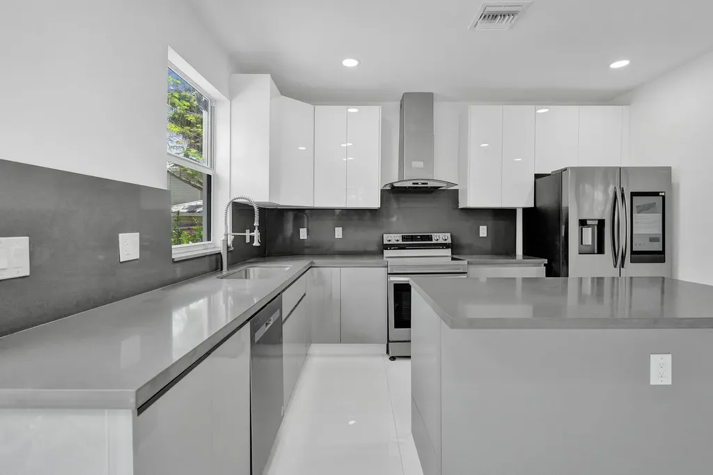 1215 W Las Olas Boulevard Fort Lauderdale FL 33312