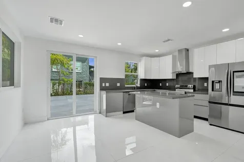 1215 W Las Olas Boulevard Fort Lauderdale FL 33312