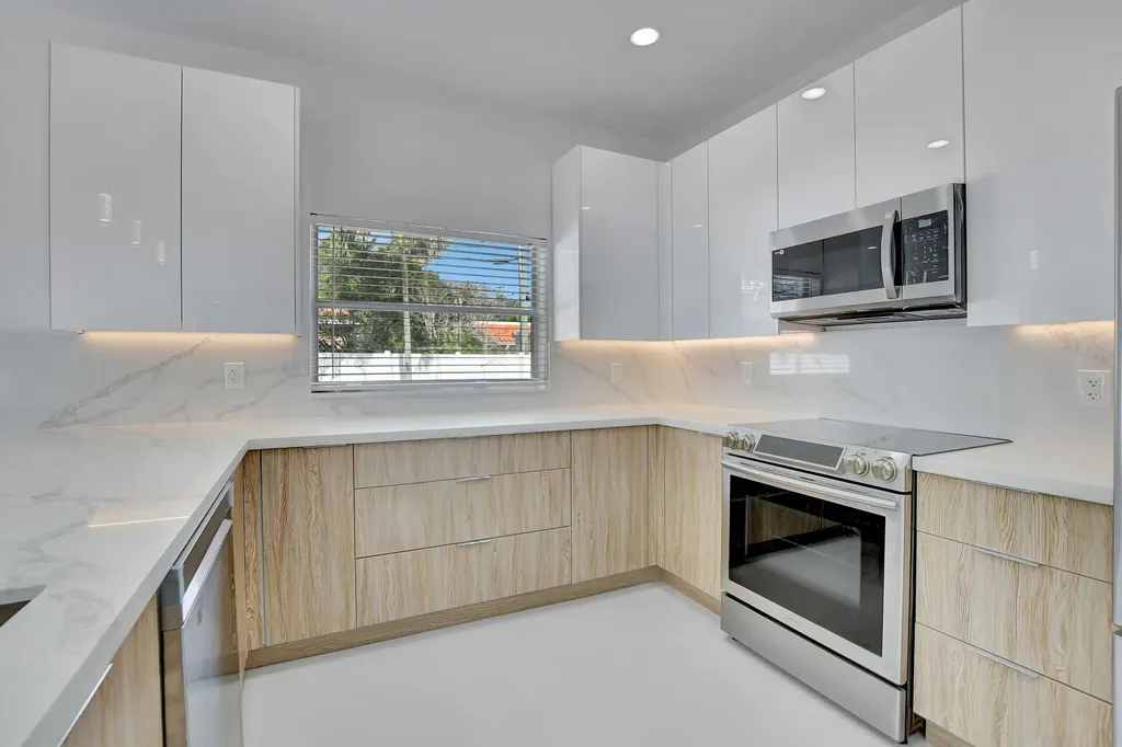 237 NW 7th Street Boca Raton FL 33432