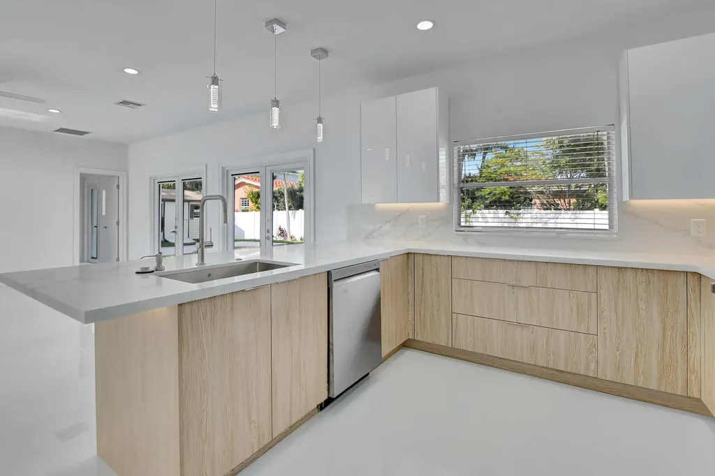 237 NW 7th Street Boca Raton FL 33432