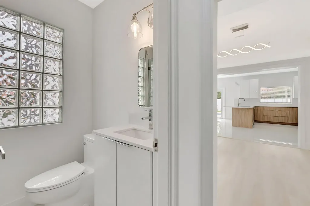 237 NW 7th Street Boca Raton FL 33432