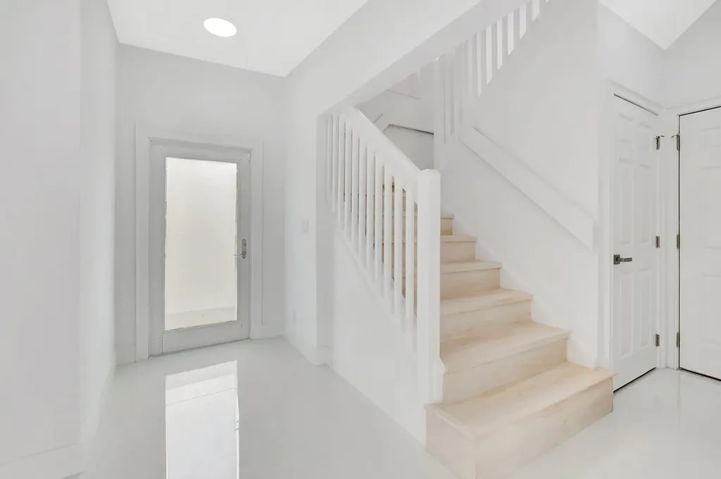 237 NW 7th Street Boca Raton FL 33432