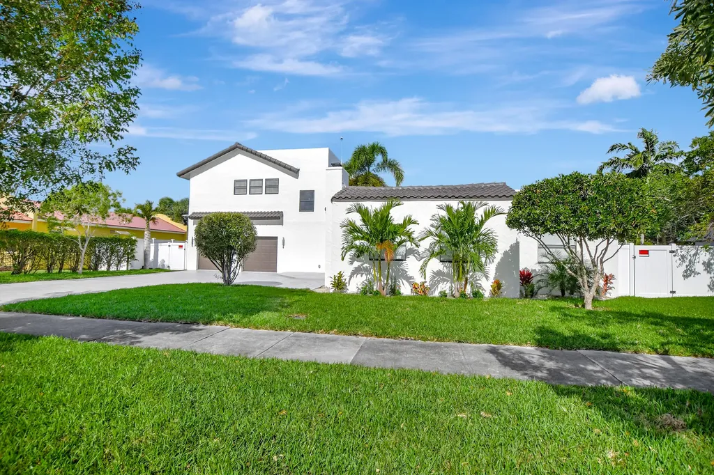237 NW 7th Street Boca Raton FL 33432