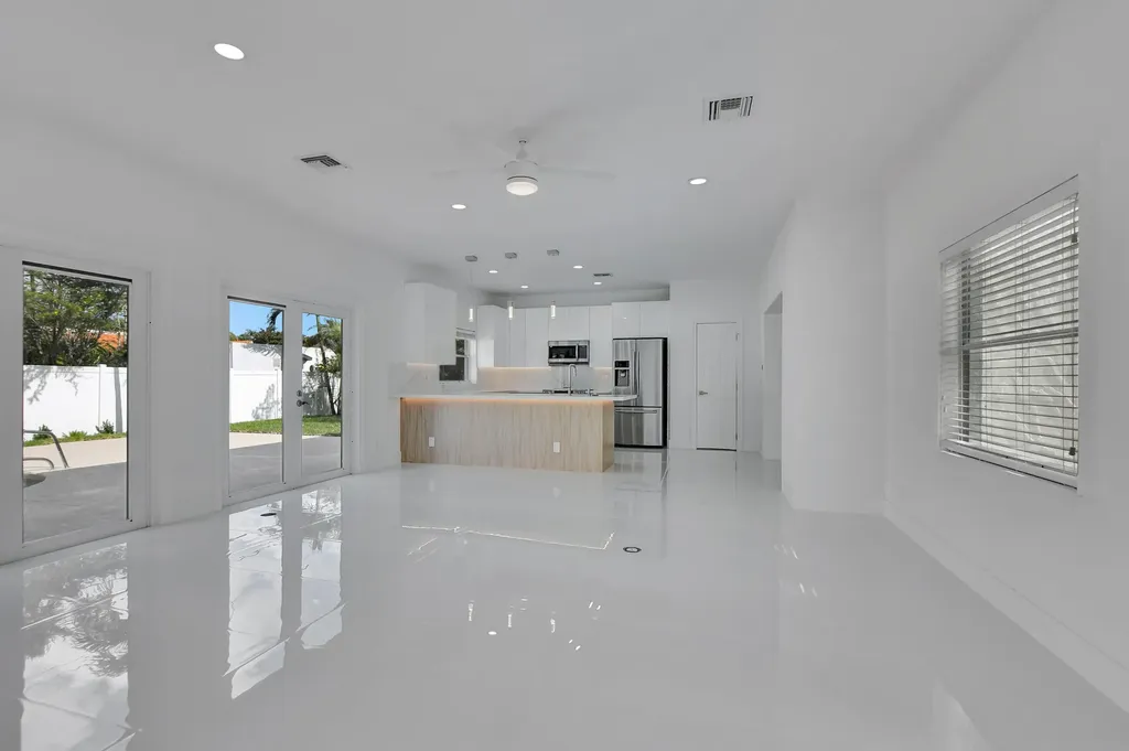 237 NW 7th Street Boca Raton FL 33432