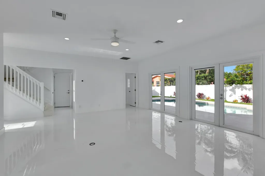 237 NW 7th Street Boca Raton FL 33432