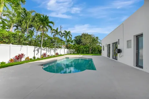 237 NW 7th Street Boca Raton FL 33432