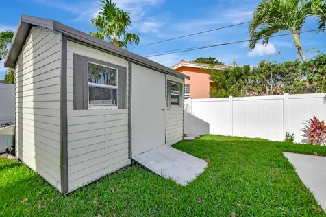 237 NW 7th Street Boca Raton FL 33432