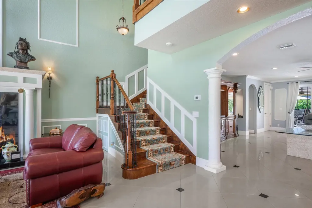 17948 N 33rd Road Road N The Acreage FL 33470
