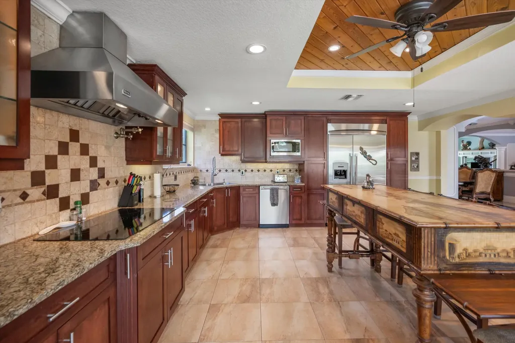17948 N 33rd Road Road N The Acreage FL 33470