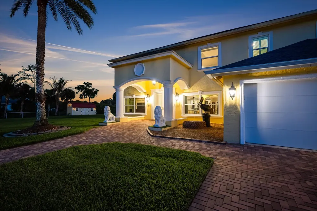 17948 N 33rd Road Road N The Acreage FL 33470