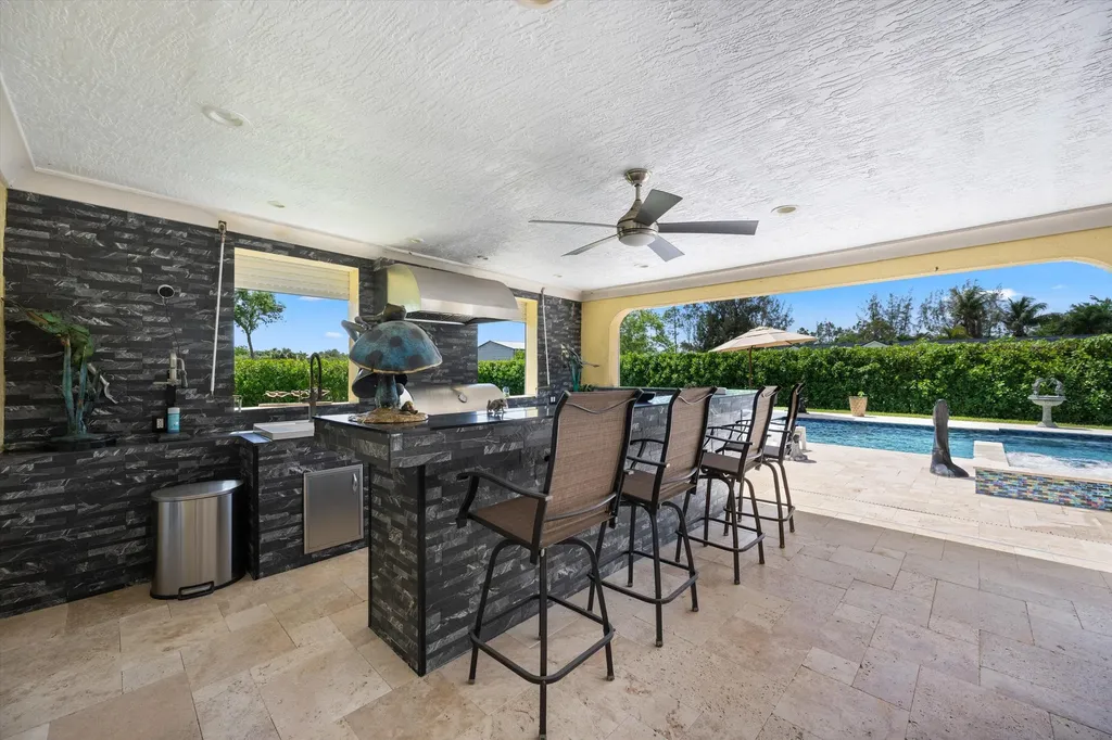 17948 N 33rd Road Road N The Acreage FL 33470