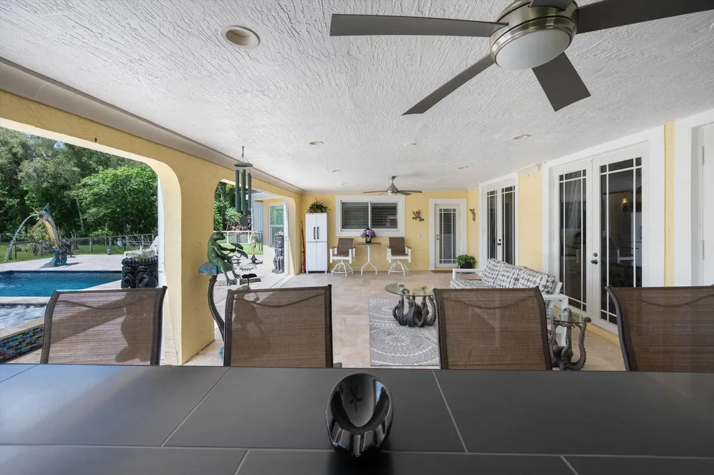 17948 N 33rd Road Road N The Acreage FL 33470