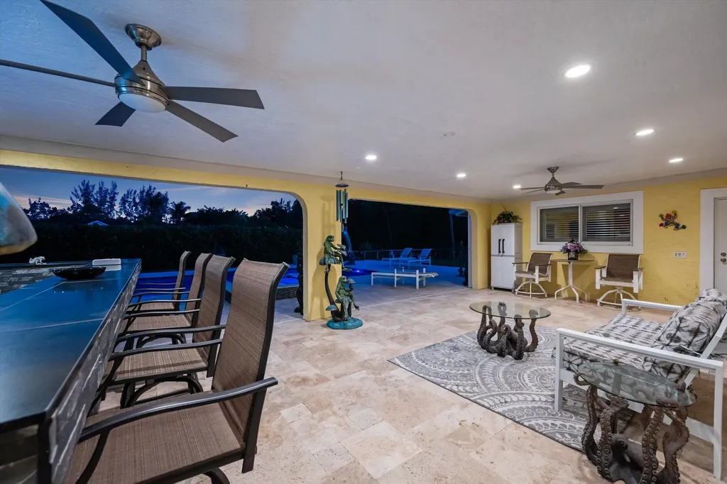 17948 N 33rd Road Road N The Acreage FL 33470