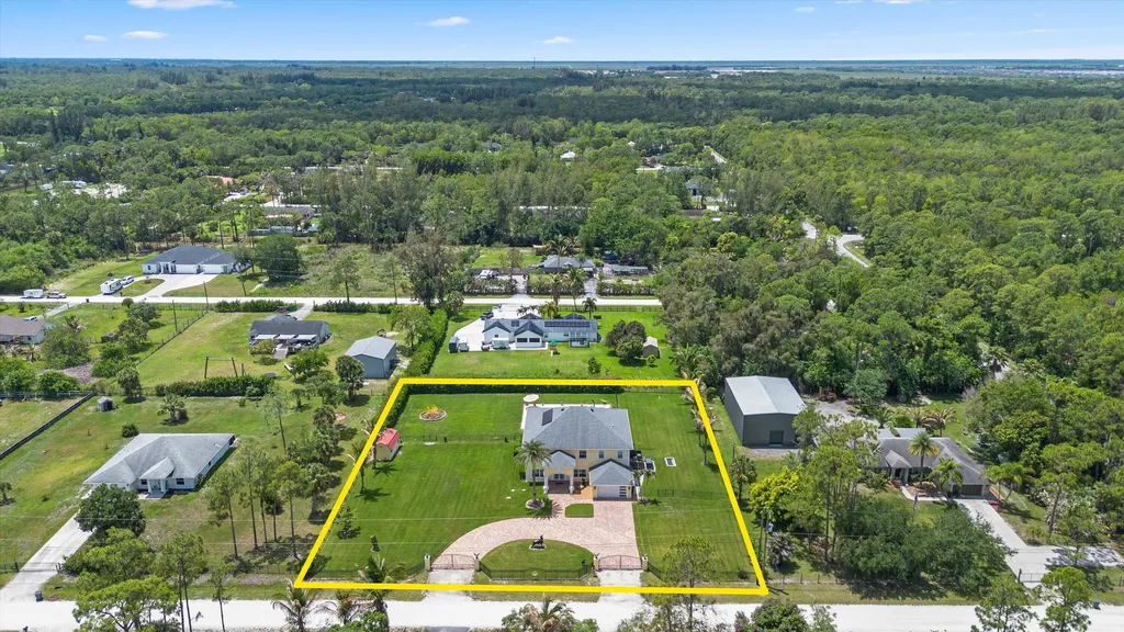 17948 N 33rd Road Road N The Acreage FL 33470