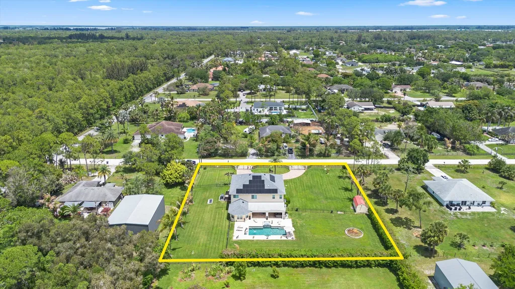 17948 N 33rd Road Road N The Acreage FL 33470