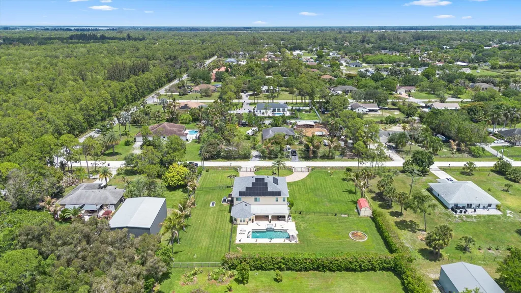 17948 N 33rd Road Road N The Acreage FL 33470