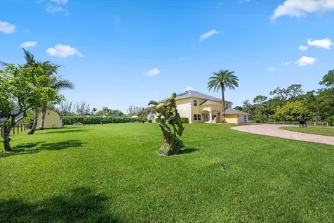 17948 N 33rd Road Road N The Acreage FL 33470