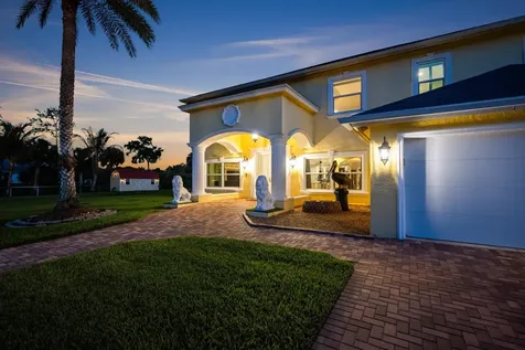 17948 N 33rd Road Road N The Acreage FL 33470