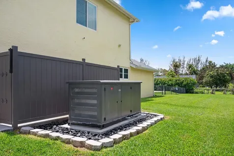 17948 N 33rd Road Road N The Acreage FL 33470