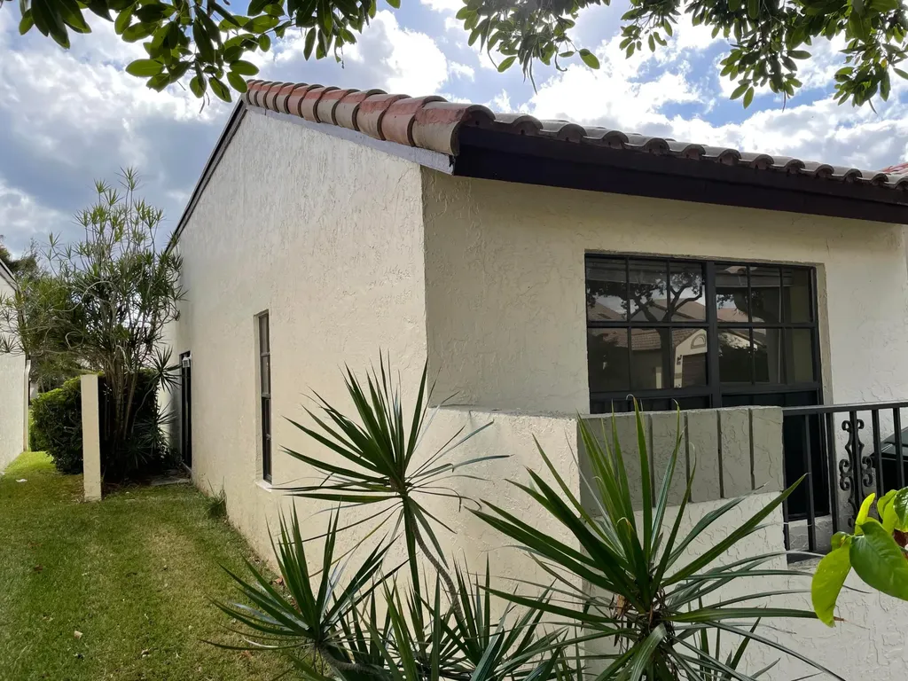 432 Ashwood Place Boca Raton FL 33431